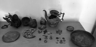 TARİHİ ESERLERİ MÜZAYEDE EVLERİNDEN SATMIŞLAR